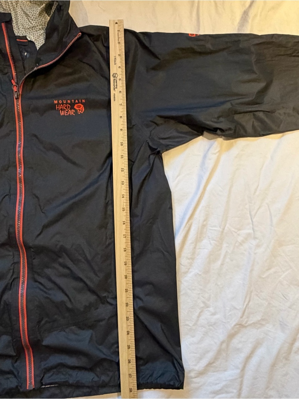 Men's Mountain Hardwear Black Lightweight Hooded Shell Jacket - Large - Picture 6 of 6
